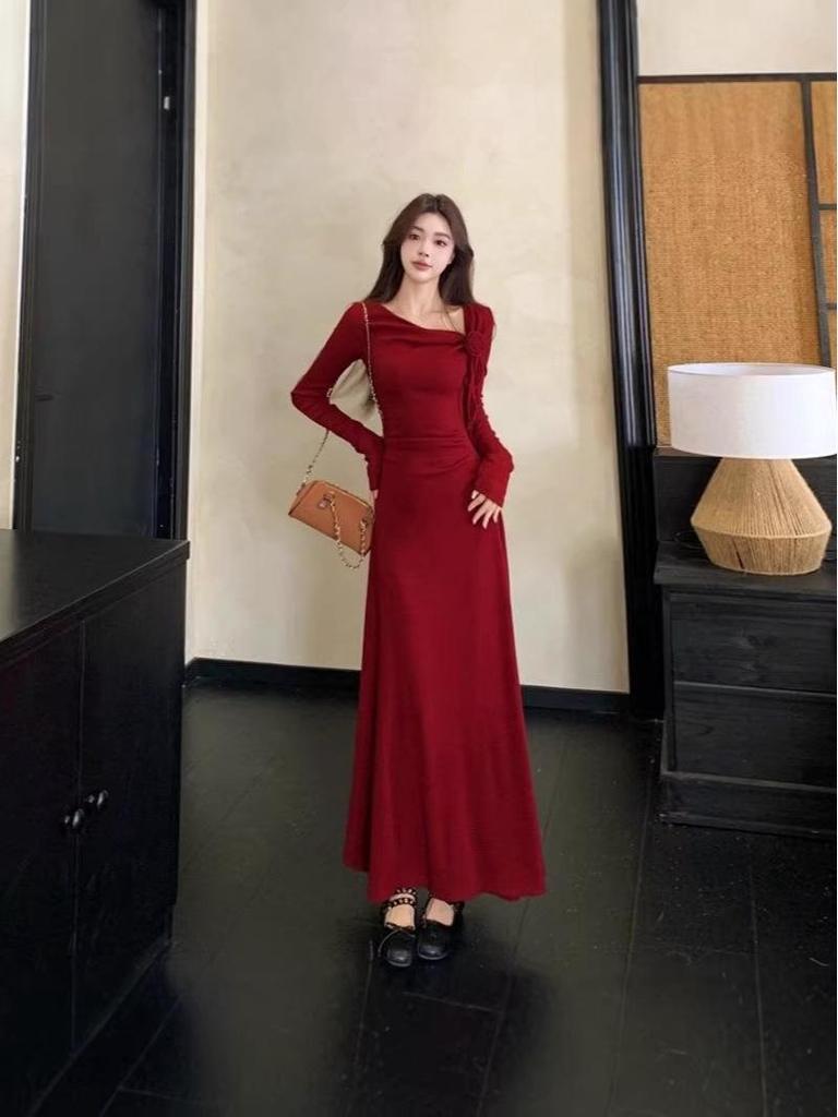 Elegant Young Lady's Chic Early Autumn & Winter Red Dress - New Year Collection