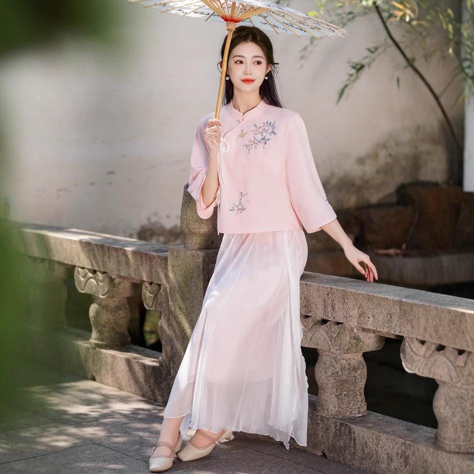 Costum Tang Retro Chinezesc Brodat și Set Top Cheongsam Inspirat de Hanfu pentru Femei