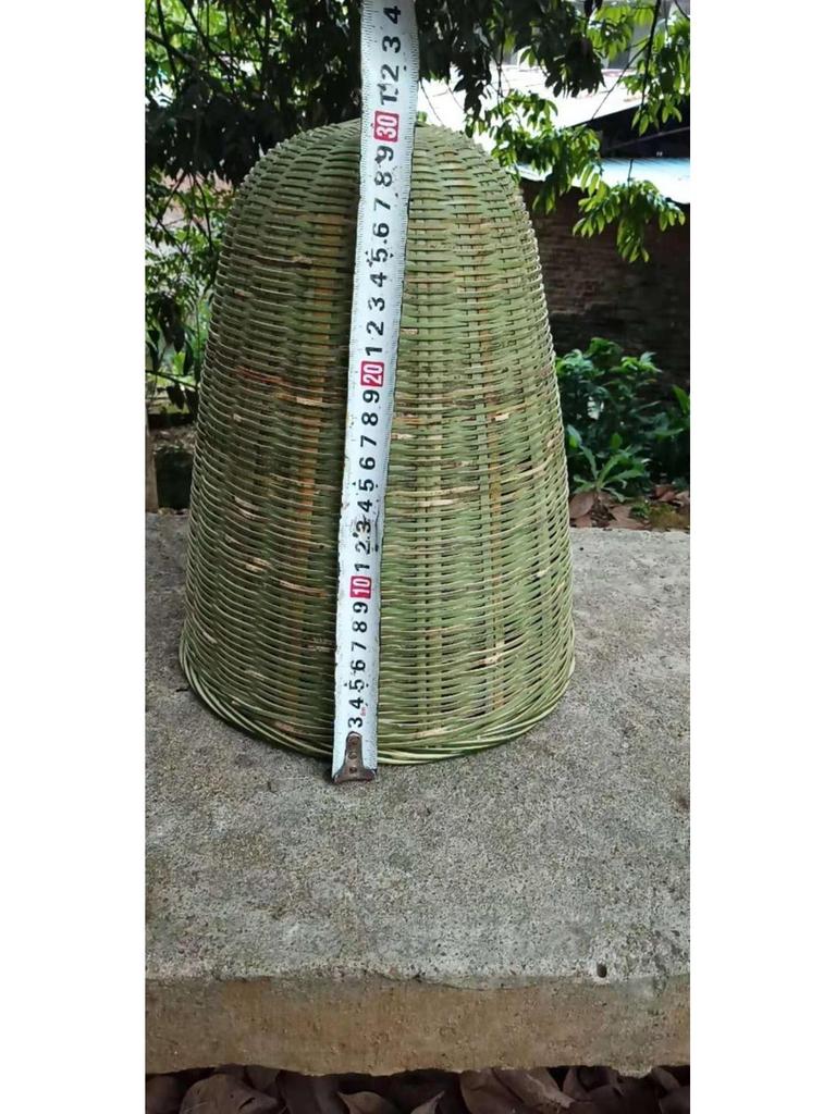 Handmade Bamboo Bee Catcher: Weaving Trap & Attracting Cage, Breathable Design