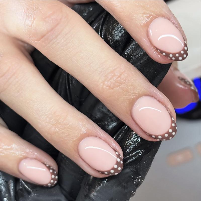 Oval Glossy Press On Nails Brown Polka Dot French Tips Nude Base Waterproof Fake Nails for Swimming Daily Use