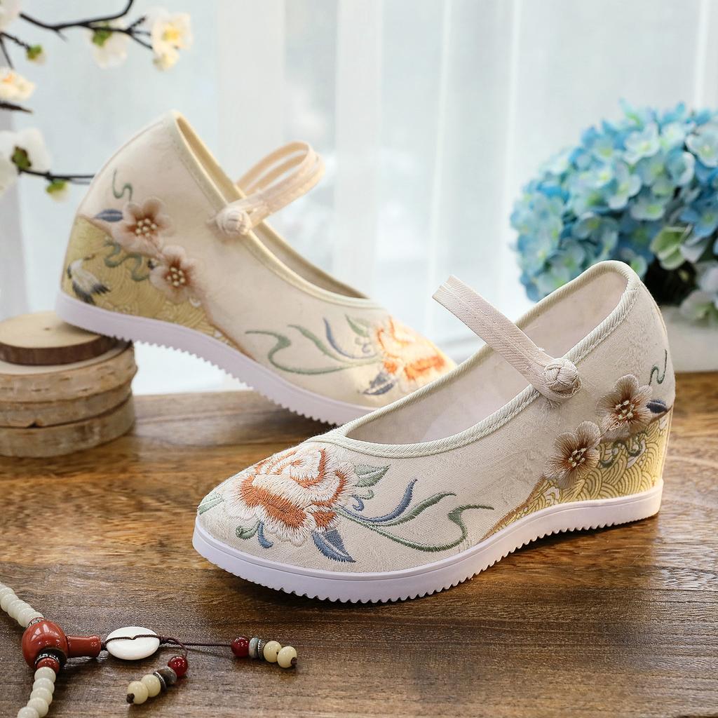 Changqing, the New Inner Height Increase Round Head Old Beijing Cloth Shoes for Women with Hanfu High-heeled Platform Embroidered Shoes