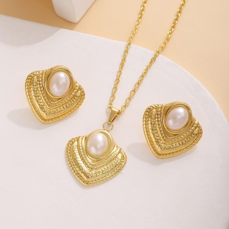 European and American Exquisite Irregular Luxury Creative Polygonal Geometric Leaf Texture Flower Love Earrings Necklace Set