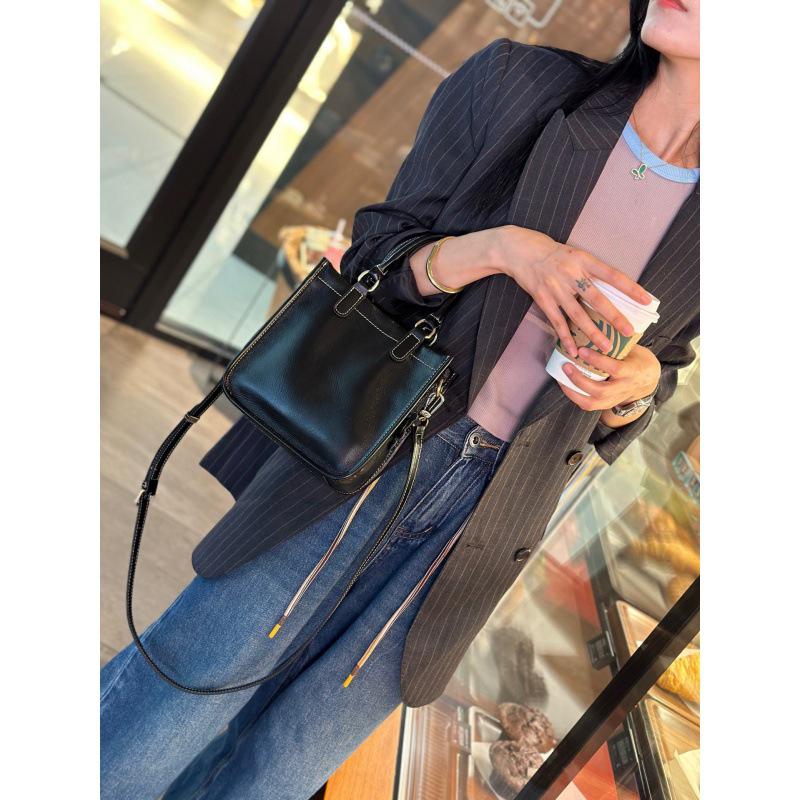 2026 Spring/Summer Women's Genuine Leather Crossbody Tote - Single-Shoulder Square Handheld Commuter Bag
