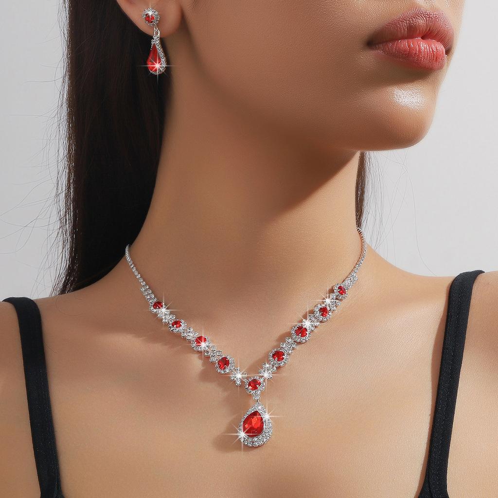 Bridal Jewelry Women's Set European and American Crystal Water Drop Necklace Earrings Two-piece Set Accessories Versatile Xiaoxiangfeng 2026