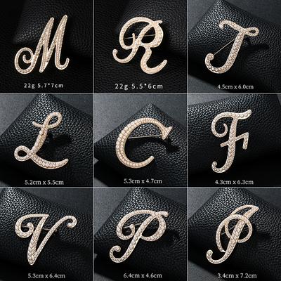 Trendige Damen Herren 26 Buchstaben Perle Metall Broschen Anstecknadeln Einfache Kreative Anstecknadeln Unisex Anzug Büro Schnalle Accessoires Brosche Anstecknadel