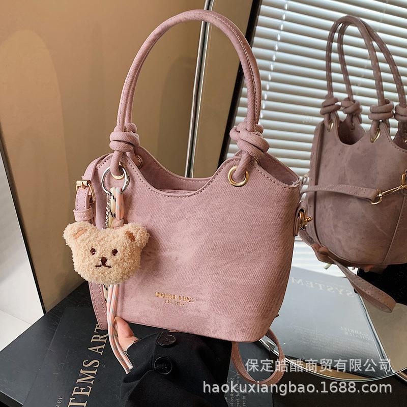 New Bag Women's 2025 Popular Bucket Bag Spring and Summer Niche Design Shoulder Messenger Bag High-end Handbag