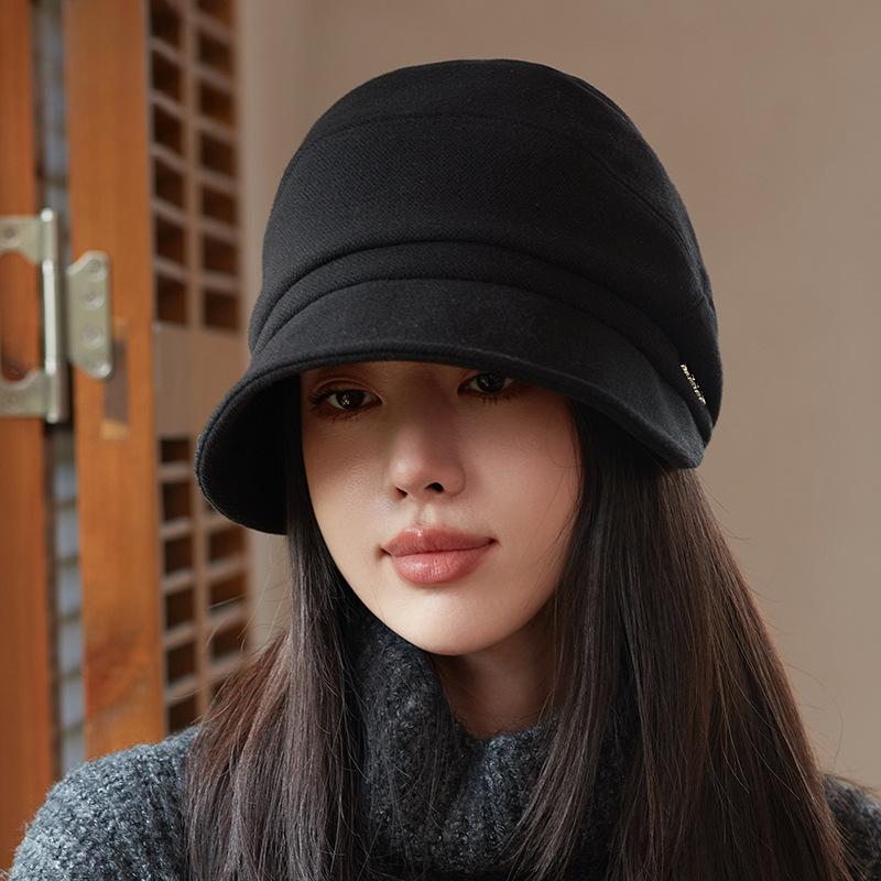 Chic Women's Winter Beanie with Soft Brim - Cozy Knit Fisherman Cap, Ear Protection & Windproof Design for Outdoor Activities