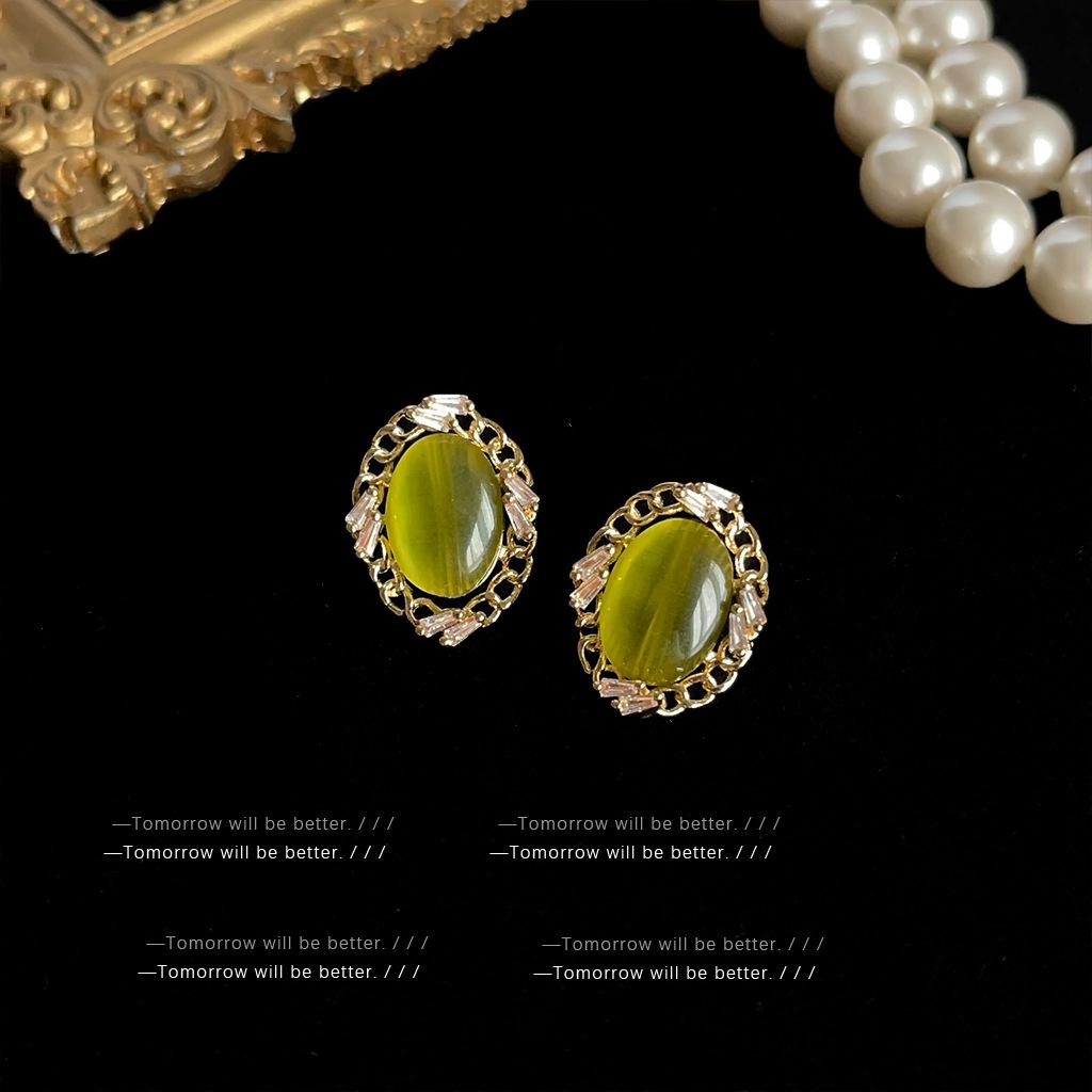Mid-Century Vintage Stud Earrings: Trendy Literary Style in Light Luxury Fashion