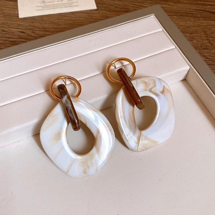 

Silver needle geometric smudging acrylic stud earrings Hong Kong style exaggerated personality earrings retro fashion earrings design sense niche