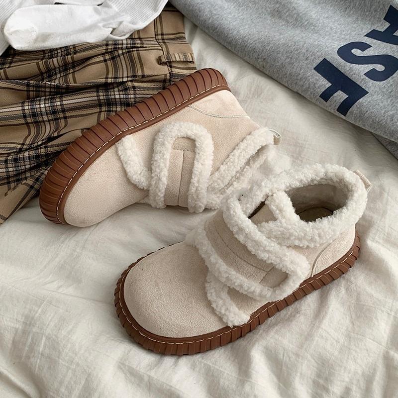 

High-end lightweight thick-bottomed versatile women s new winter outer wear piled and thickened fluffy fashion boots 40 бежевий