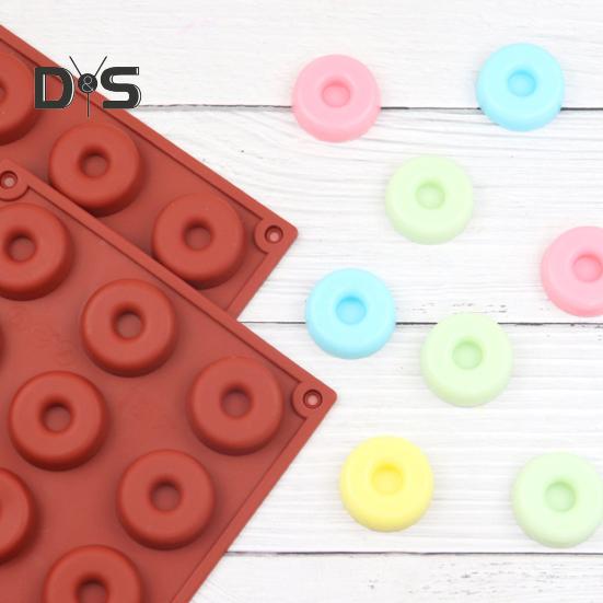Forma na pečivo odolná proti deformácii, odolná voči vysokým teplotám, atraktívna, 18 dutín, 3D tvar donutu, tácka na formy na kocky ľadu