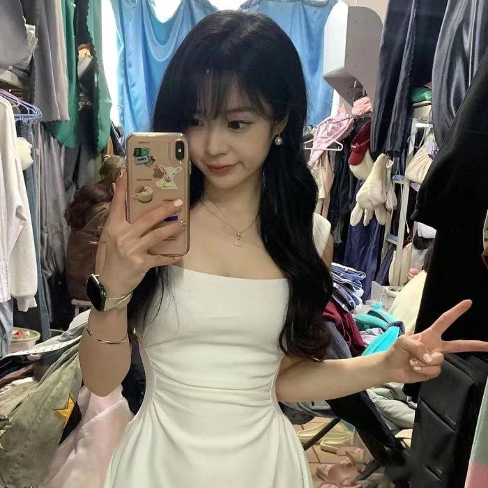 

Женское вечернее платье-майка с квадратным вырезом в стиле французской светской львицы - Высокий дизайн, Нишевый стиль, Летняя мода с акцентом на талии S белый