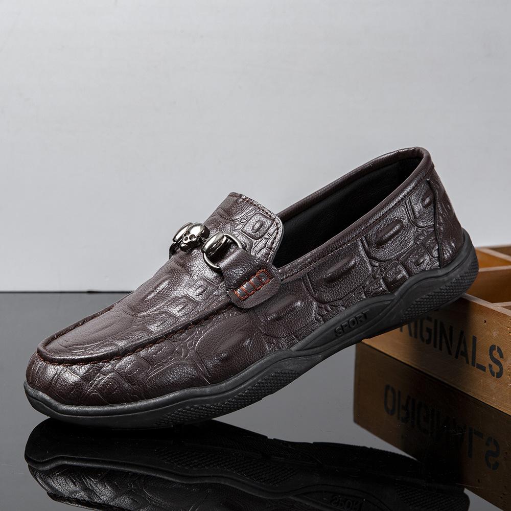 

In spring and summer, when young people with crocodile pattern pedal and foot cover, trendy men s shoes, casual shoes and men s leather shoes 44