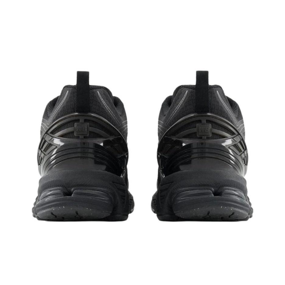 New Balance Unisex 1906R Black/Dark Silver Metallic/Black Cement Lifestyle Sneakers U1906RNB