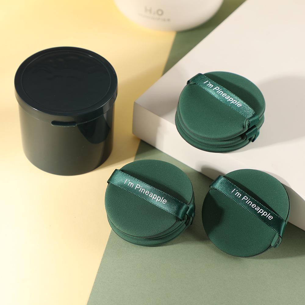 Dual-Effect Double-Sided Cushion Puff: Versatile Dry/Wet Sponge for Setting and Adhering Loose or Pressed Powder.