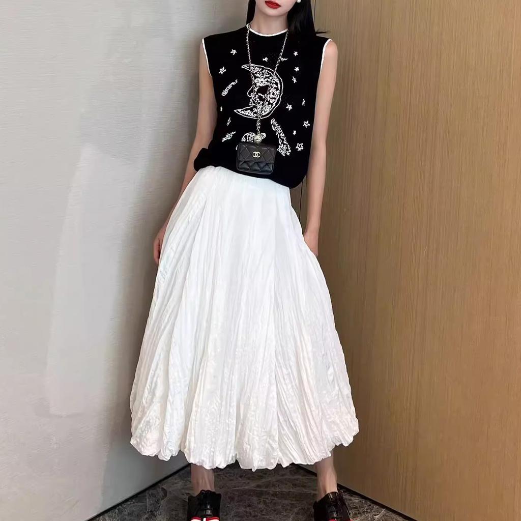 Summer Fashion Hollow Out Sweater Vest Sleeveless Moon Embroidery Knitted Top Women O-Neck Slim Black White Vest B-059