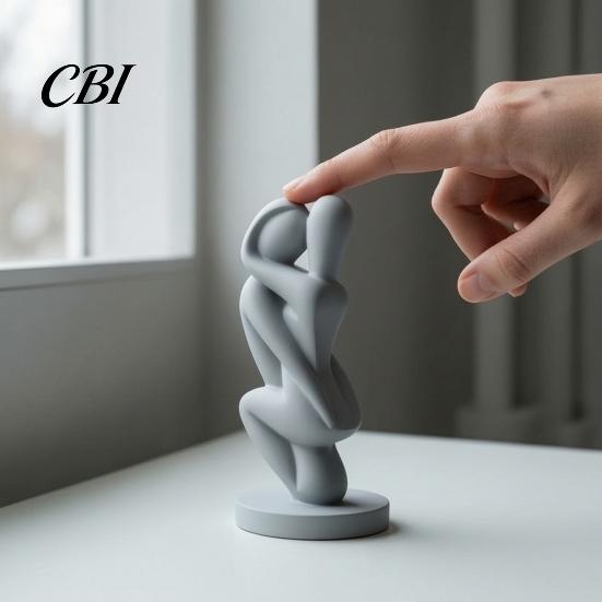 Burr-free Surface Ornament 3D Printed Hugging Couple Sculpture, Abstract Embrace Figurine with Smooth Curves, Minimalist Statue Stable Base Decoration