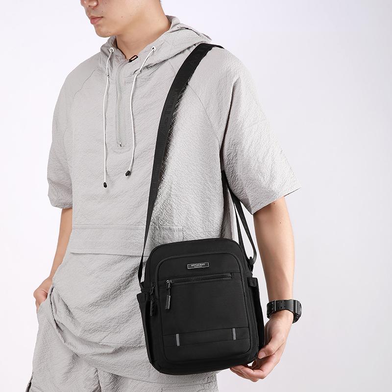 Herren Multifunktionale Outdoor Umhängetasche Mehrschichtige Crossbody Tasche