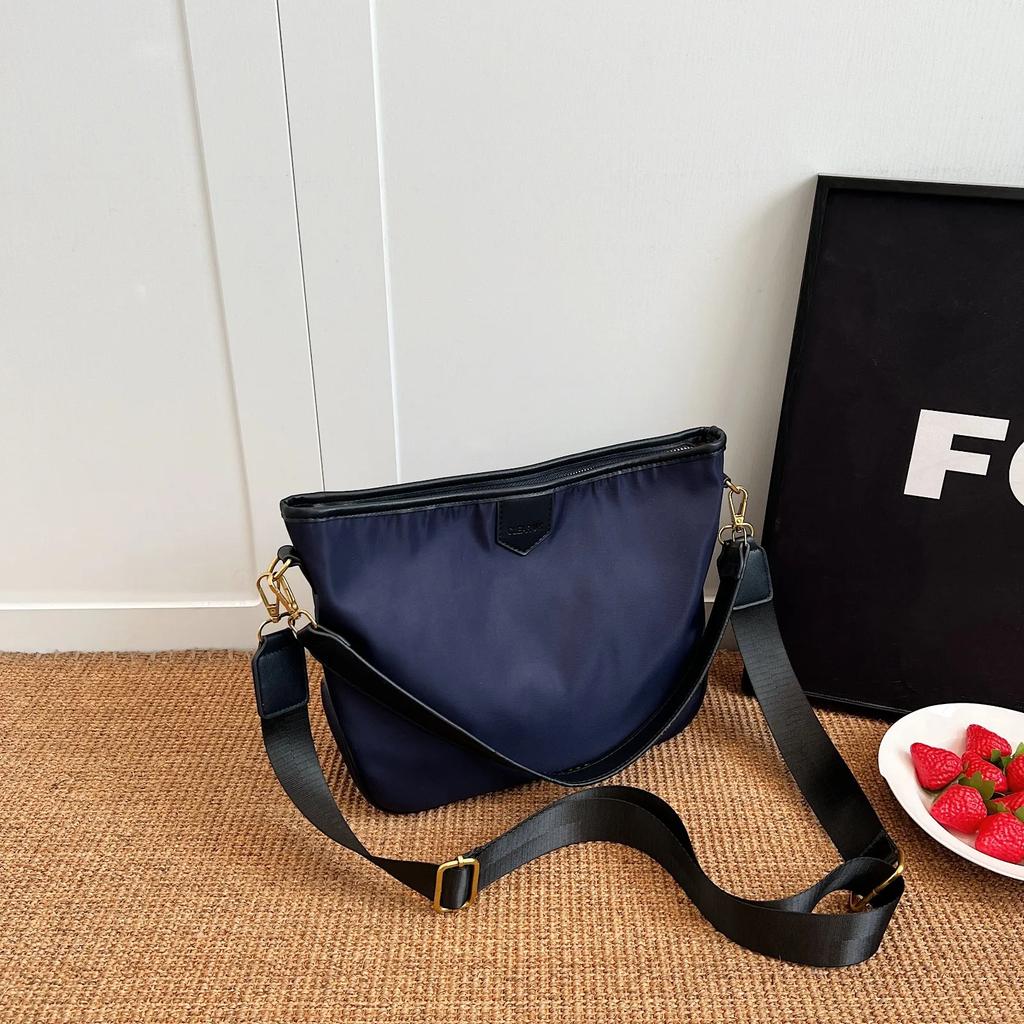 Nähgarn Nylon Damen Henkeltaschen Reißverschluss Pendeln Hohe Qualität Schultertaschen für Frauen