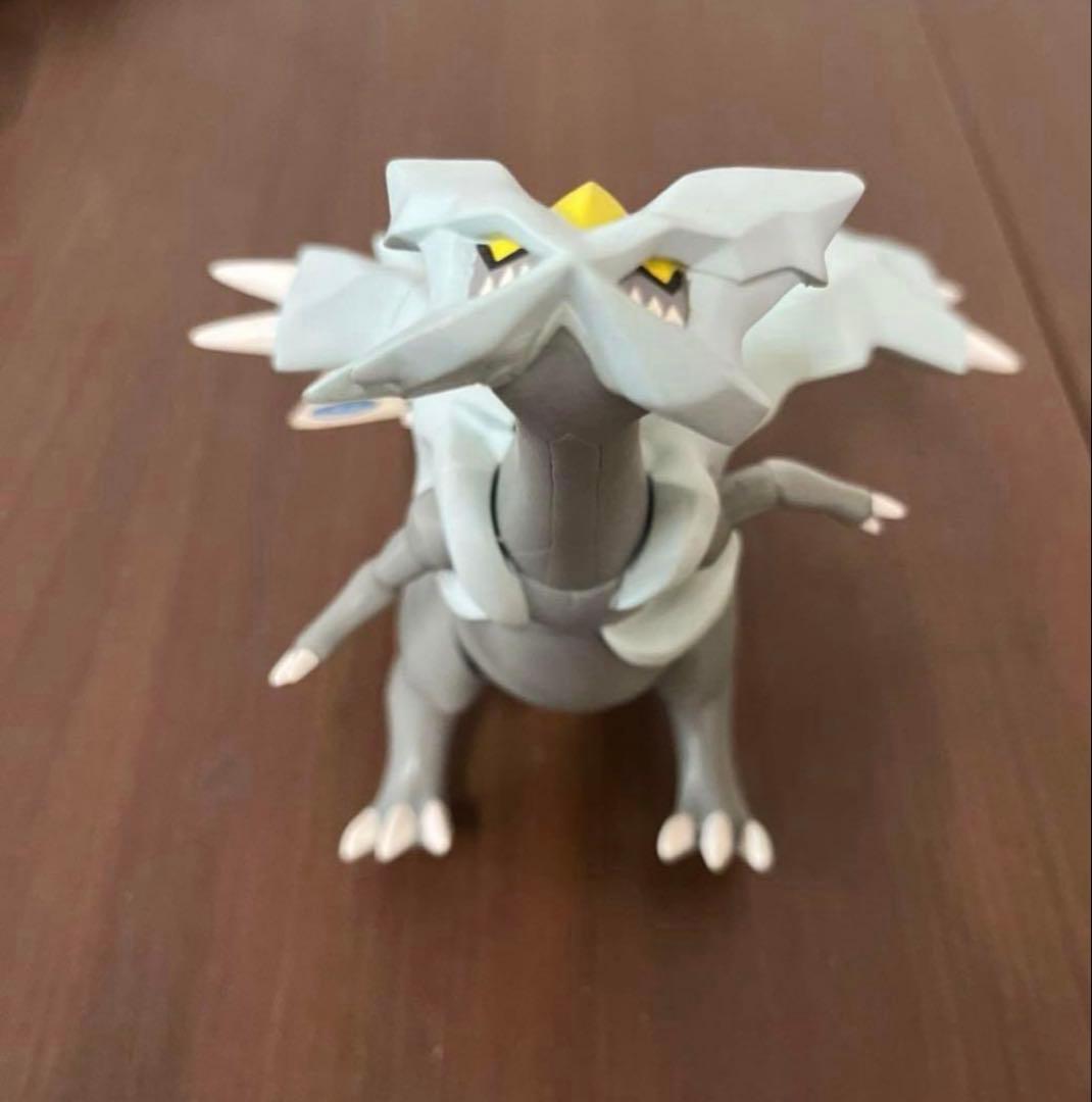 

[USED] Pokemon soft vinyl figure Kyurem with tag