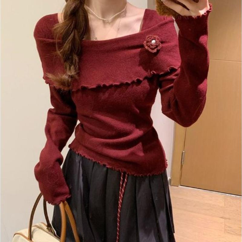 

Приталенный вязаный свитер с открытыми плечами и цветами рождественского красного цвета, в сочетании с базовым слоем One Size красный