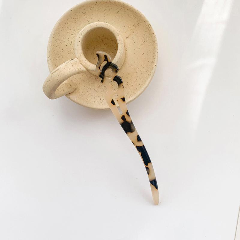 1/2pcs Hollowed-out High-quality Acetate Fashion Hairpin Simple Fork Stick Pins