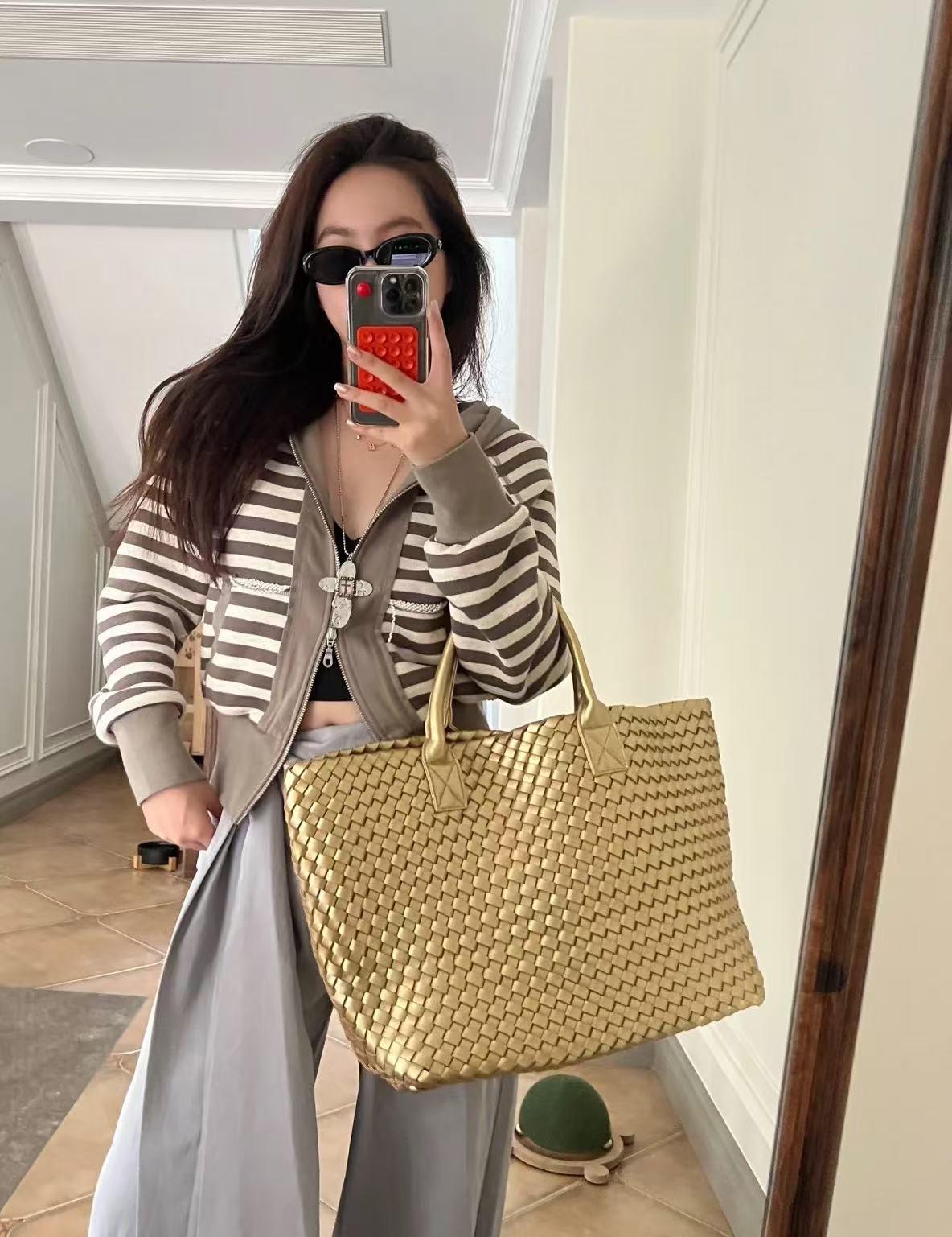 

2024 г. Большая вместительная женская сумка-тоут и сумка через плечо ручной работы для путешествий