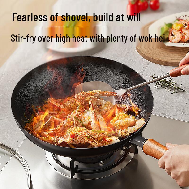 Sacon Uncoated Hammered Iron Wok