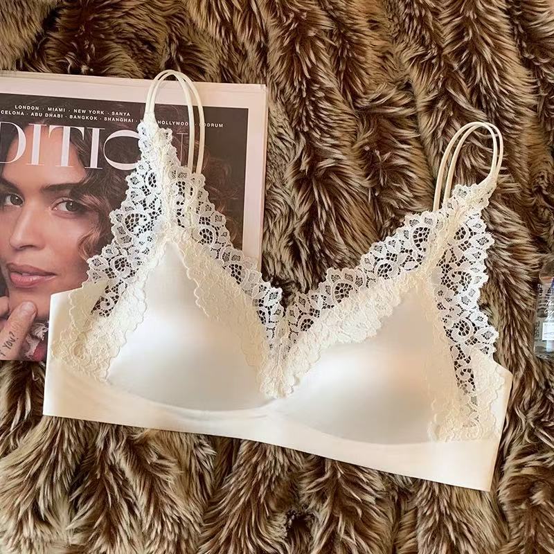 

French lace satin seamless women s thin anti-sagging new sexy back bra S【32/70ABC】 молочный белый