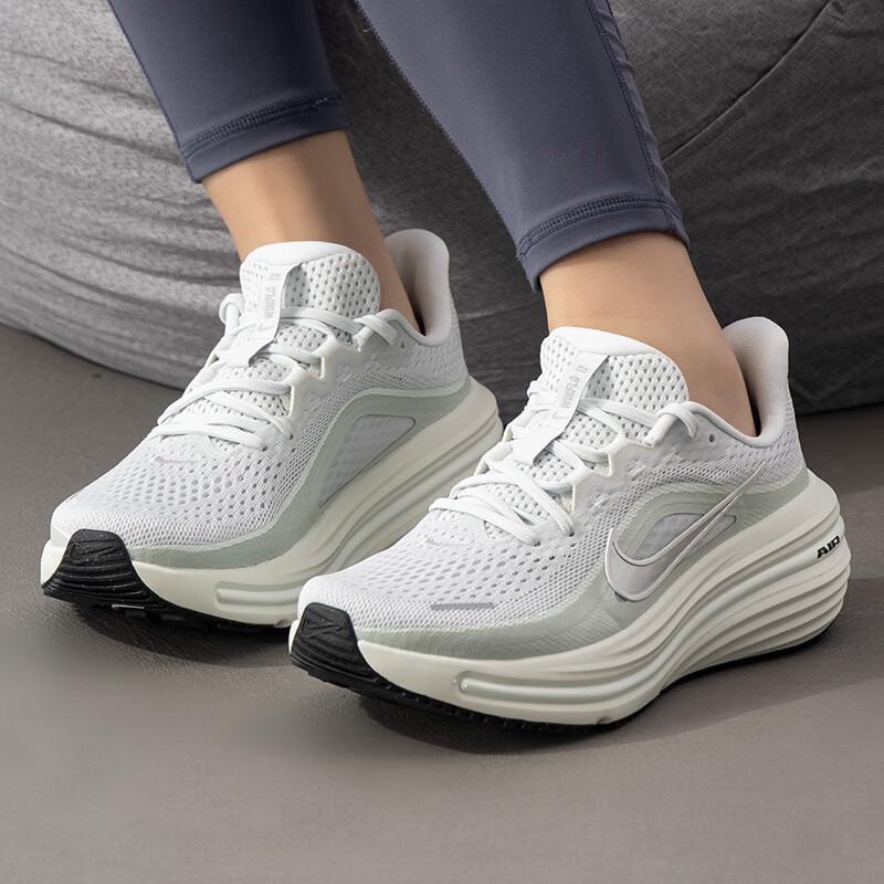Nike Scarpe da Corsa su Strada da Donna Winflo