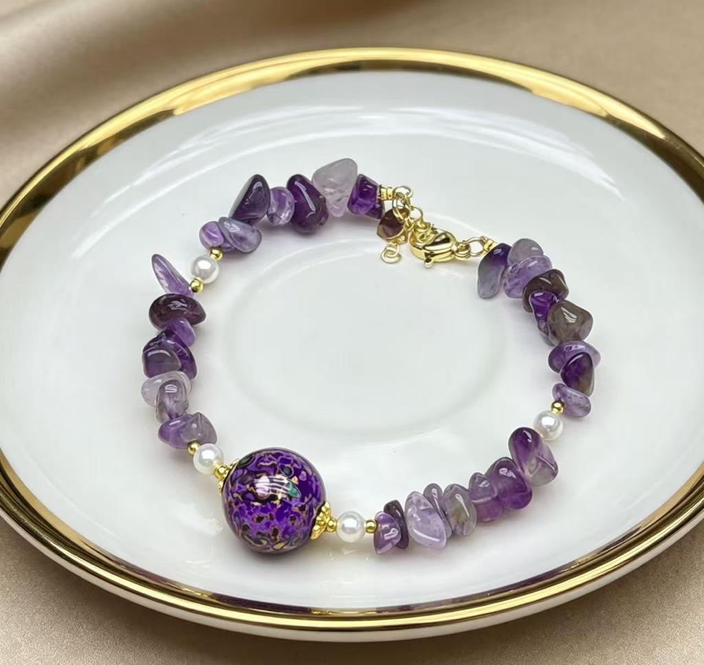 Natural Crystal Crushed Stone Bracelet - Luxurious, High-End, and Elegant Jewelry Piece
