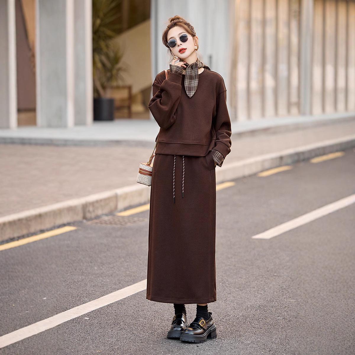 

2025 Spring Women s Round Neck Slimming Two-Piece Skirt Set ZY2507 L for 60-65 kg