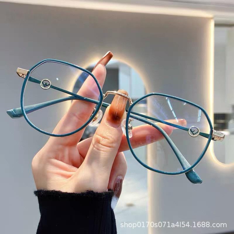 Metal Letter Flat Light Glasses Anti-Blue Light Fashion Trendy Plain Face Thin Milk Tea Color Myopia Glasses Frame Live Broadcast
