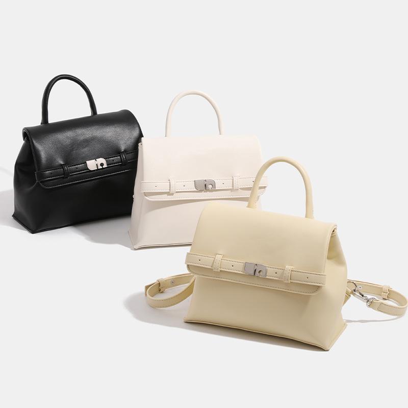 Fashionable Large Capacity Bag for Women with Light Luxury Autumn and Winter New Retro Simple Crossbody Bag Fashionable Handbag Backpack