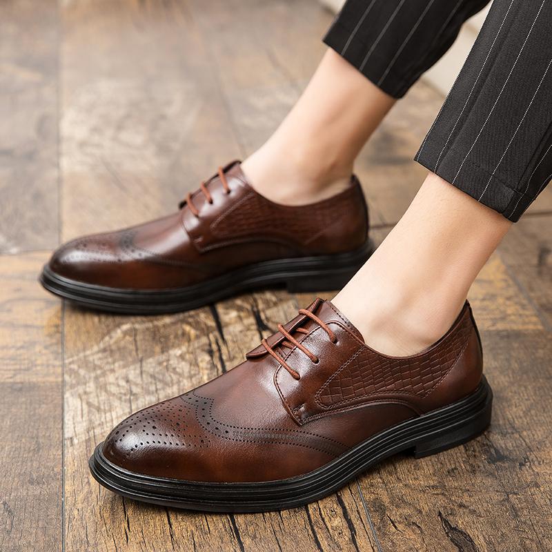 Fashion British Style Pointed Brogue Shoes Lace Up Massage Soles Men's Banquet Dress Shoes Retro Brown Men's Business Casual Shoes