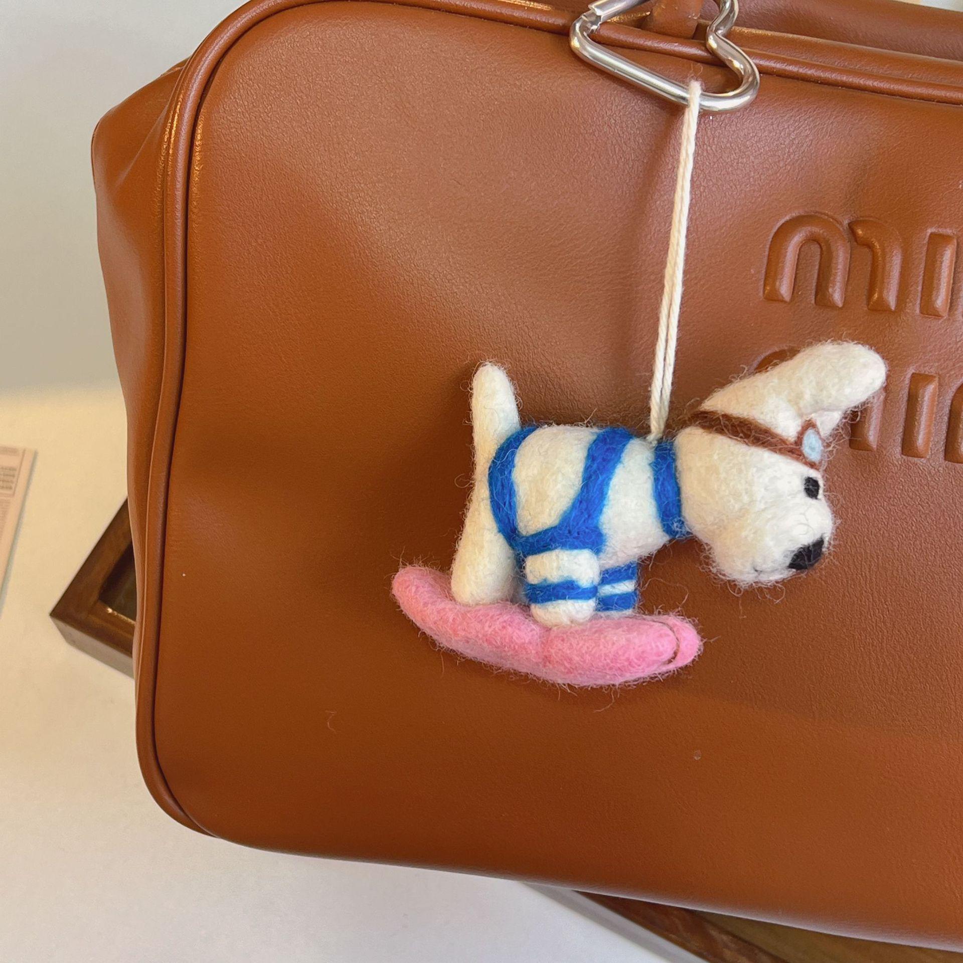 Creative Wool Felt Skateboard Puppy Keychain - Cute Animal Pendant for Bags and Accessories