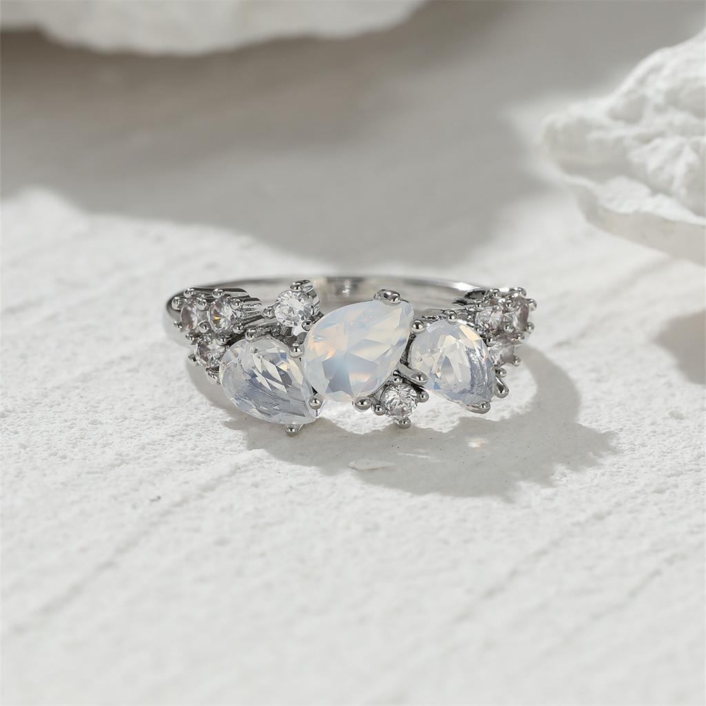 New diamond-encrusted water drop shape ring design simple niche ring ring for girlfriend gift