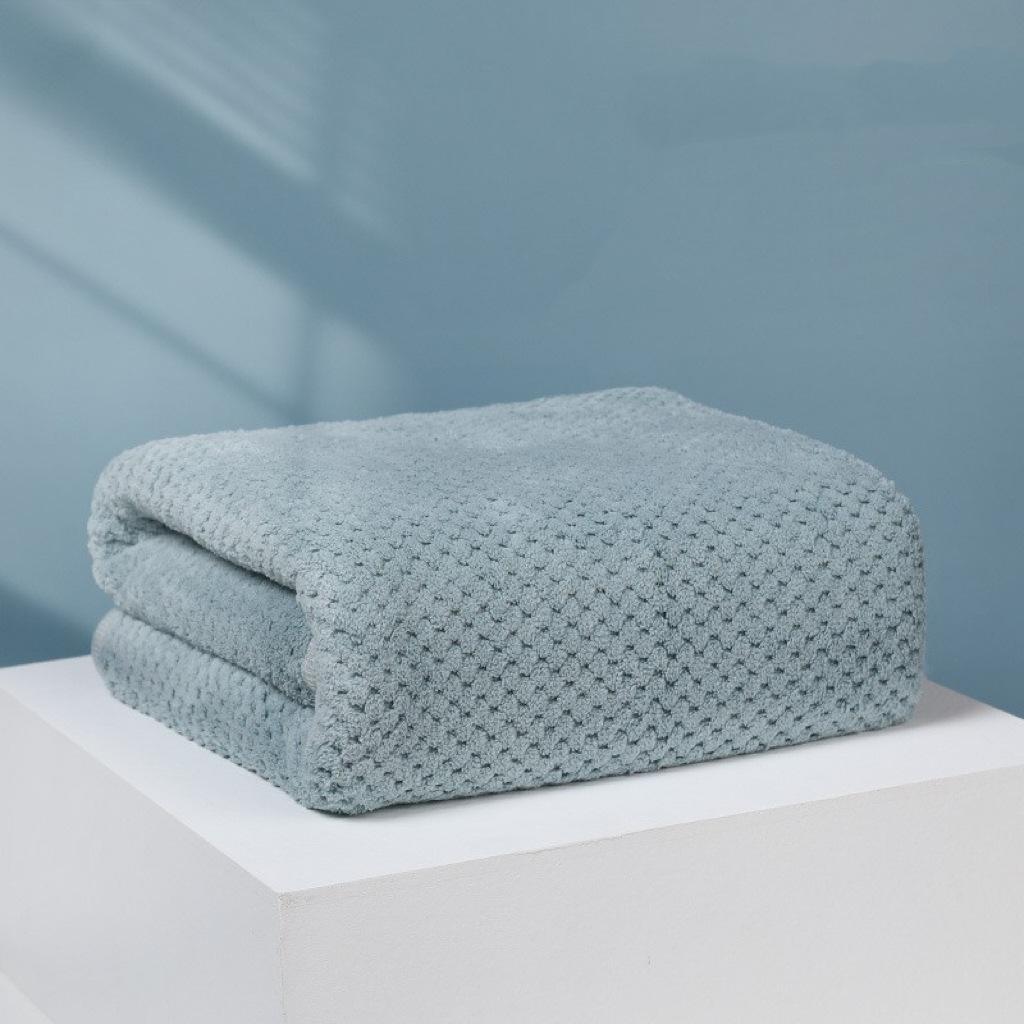 1pc Solid Color Coral Fleece Bath Towel Pineapple Grid Pattern Large Bath Towel Beach Towel Household Absorbent Bath Towel for Adult