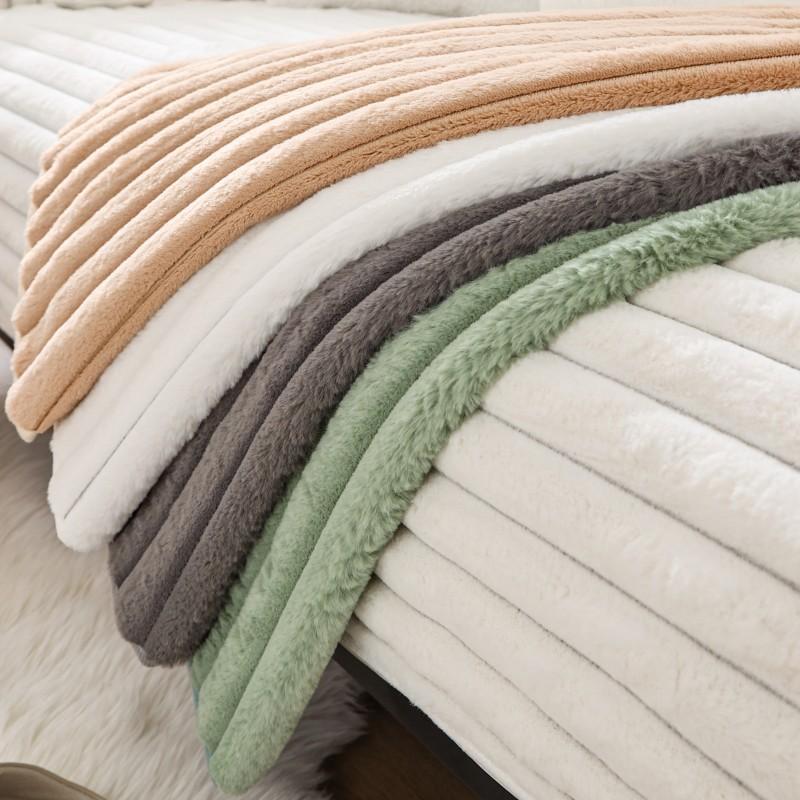 Подушка для дивана из плюша с кроликом — фото 5