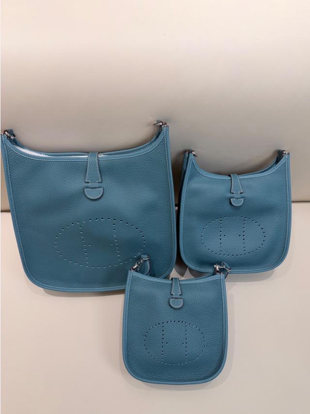 2026 Women's Classic Cowhide Leather Shoulder & Crossbody Bag