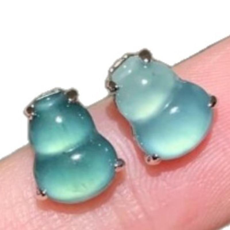 Fresh and natural high ice chalcedony green small gourd earings stud fashion and simple design suitable for daily Zircon gifts