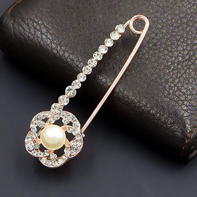 Versatile Rhinestone Flower Brooch Lapel Pin Accessory