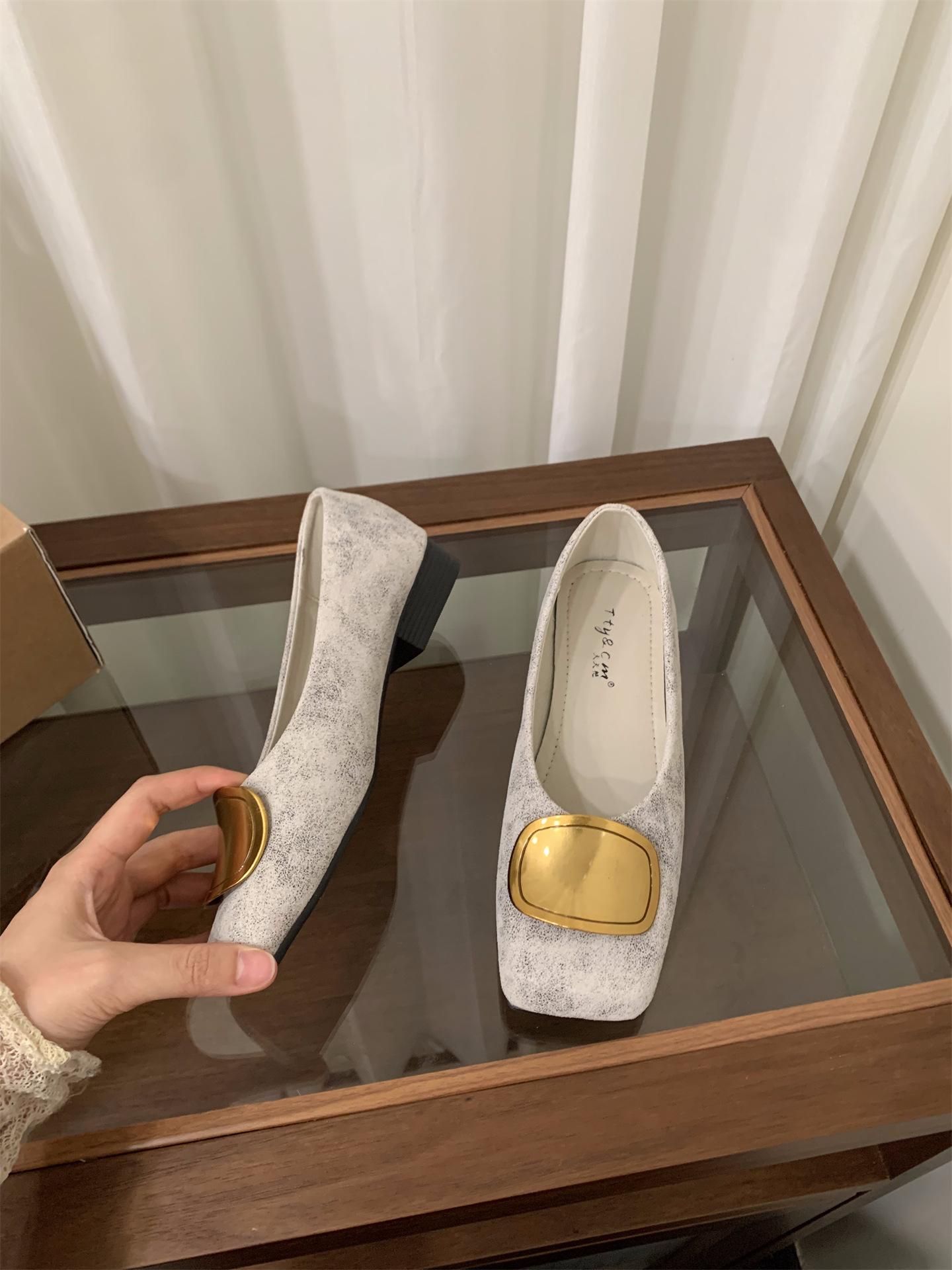 

Thick heel square head retro suede single shoes women s shoes 2025 new spring and autumn soft sole not tired feet black commuter shoes 39