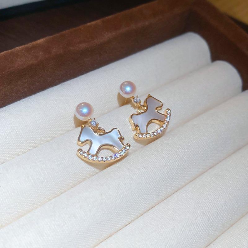 Real gold electroplated pony pearl stud earrings, natal year retro elegant jewelry set, light luxury and high-end jewelry.