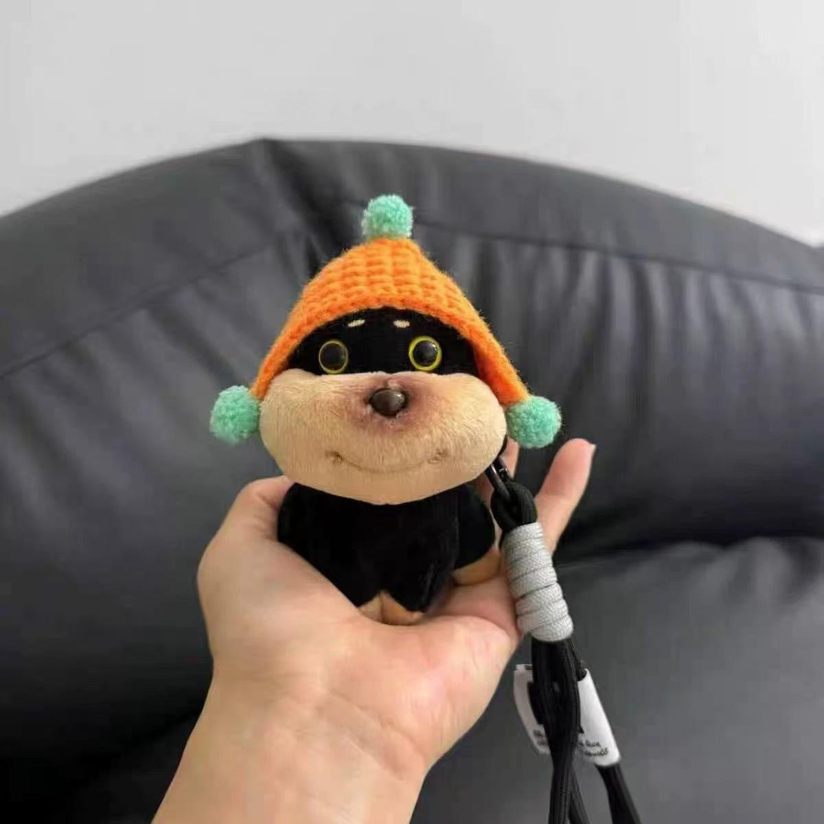 

Милый черный кот, плюшевый брелок, мягкая мультяшная кошка, подвеска на сумку с ремешком для рюкзаков Orange hat bee dog
