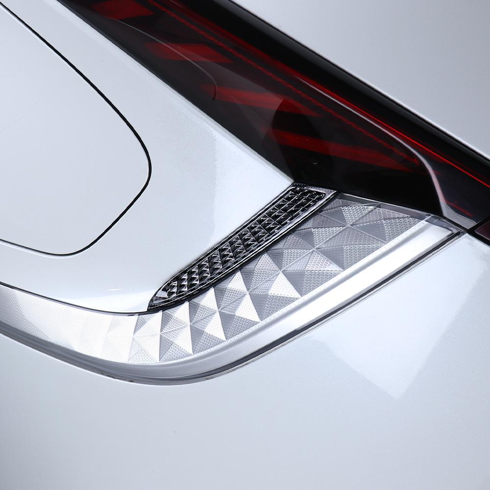 2PCS Carbon Fiber Red Black Taillight Trim Covers Frame Trim For Kia EV6 2022-2026 Exterior Accessories