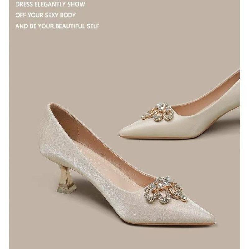 Bridal Shoes Women 2026 New French Rhinestone Pointed Toe Kitten Heel