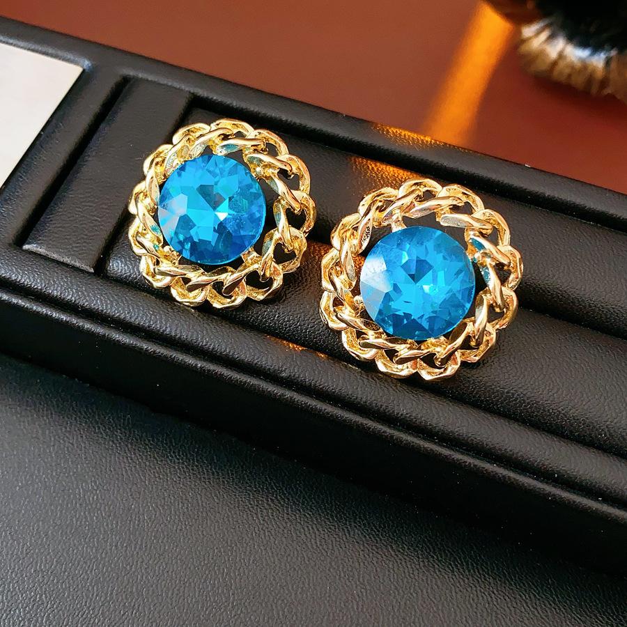 Silver Needle Diamond Round Stud Earrings Court Style Light Luxury Exquisite Earrings Design Sense Niche Earrings