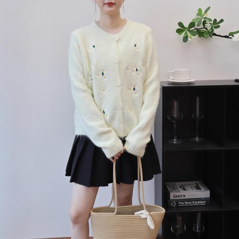 Crew Neck Embroidered Knitted Cardigan Autumn and Winter New Loose Sweet Soft Waxy Gentle Wind Sweater Jacket Women