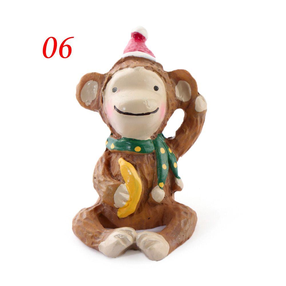 Hot Xmas Tree Exquisite Christmas Ornaments Santa Clause Resin Craft Miniature Figurine